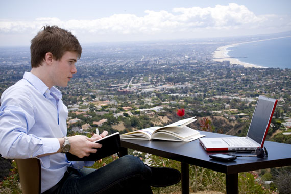 Colin Wright living the overhead-free lifestyle